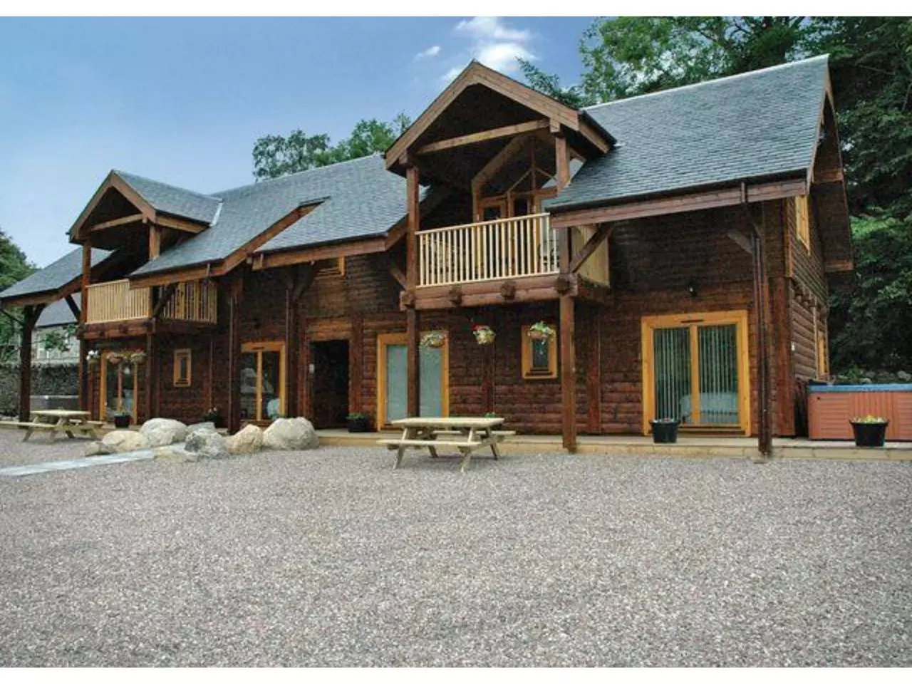 Page 4 of 14, Glen Glova Lodges