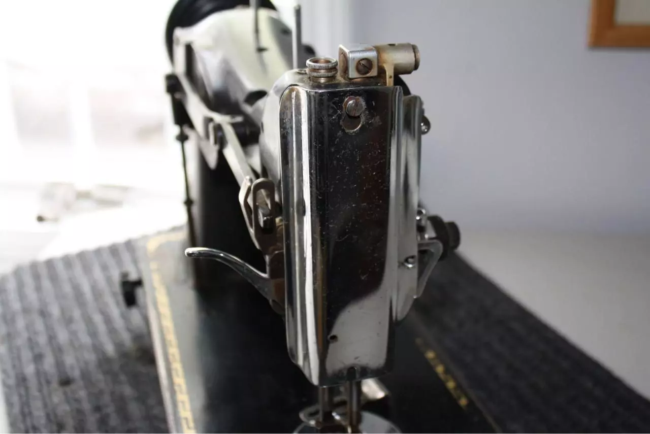 Page 5 of 6, Pfaff 130 knee or treadle presser foot lifter